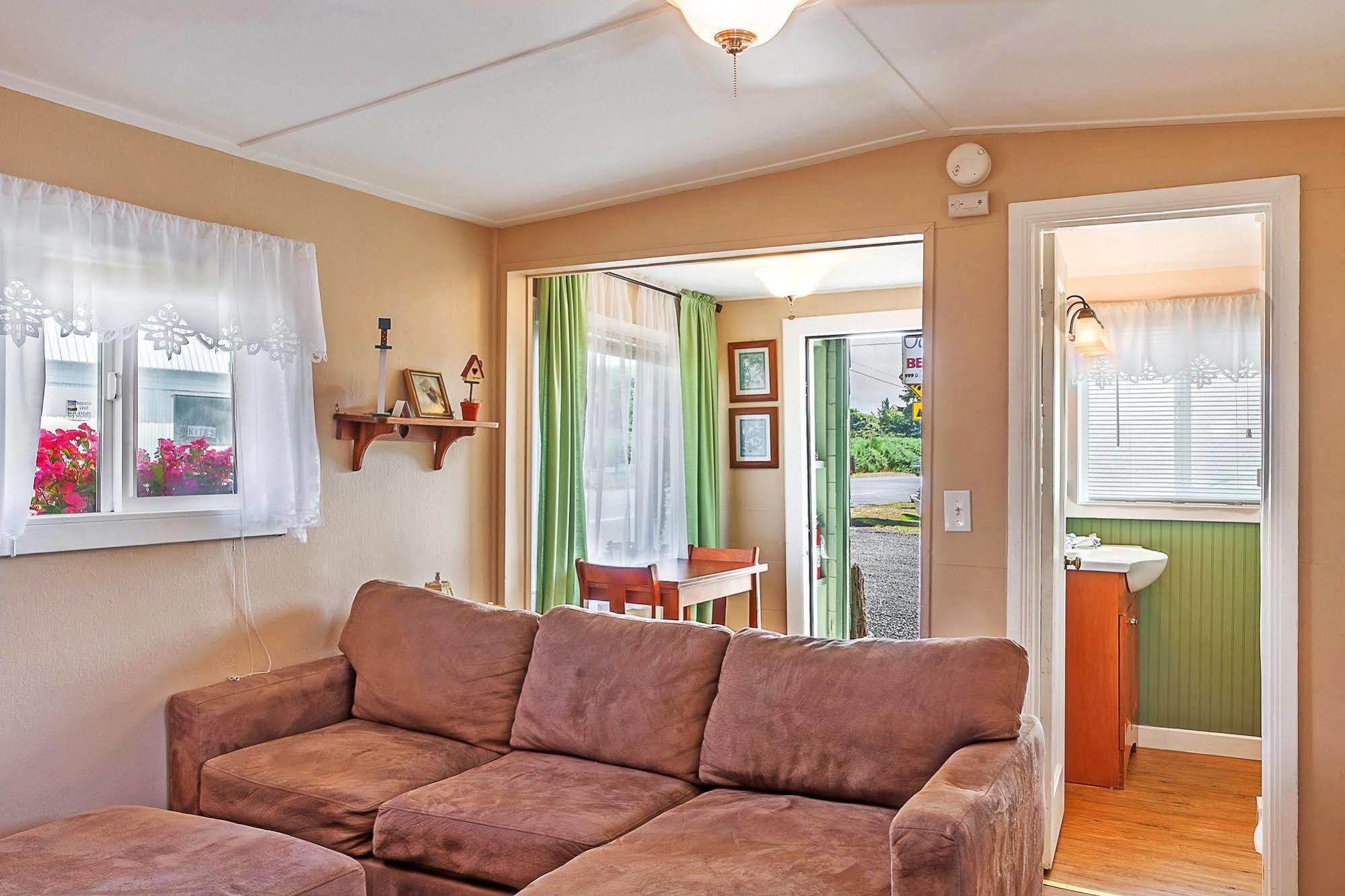 Ocean Spray Beach Resort Grayland Esterno foto